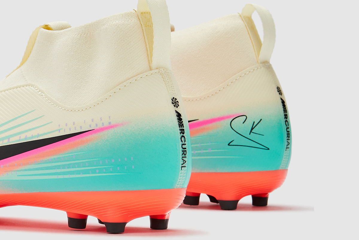 Детские футбольные бутсы Nike Mercurial Детские футбольные бутсы Nike Mercurial